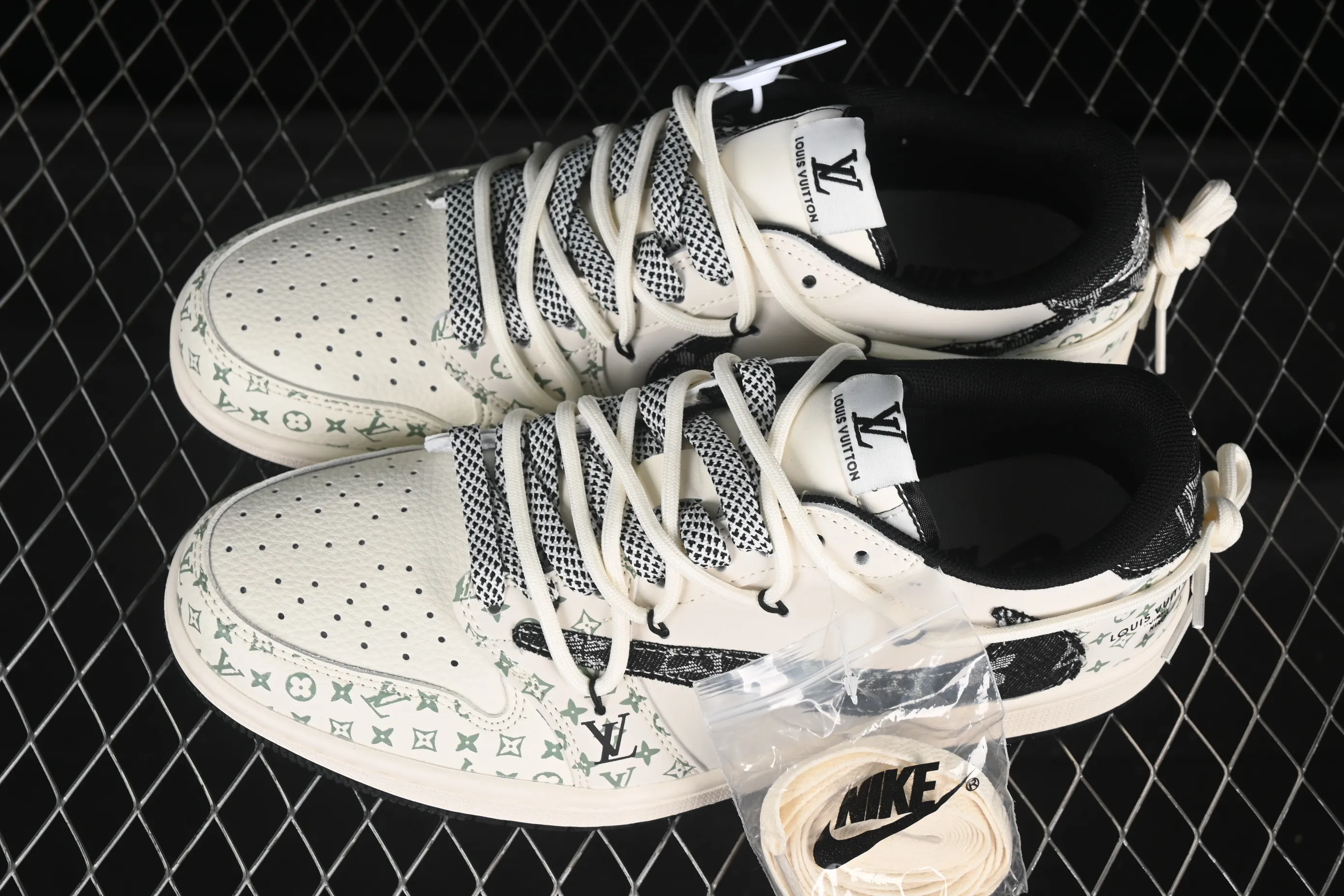 All categories Air Jordan Jordan series basketball shoes Air Jordan 1 Low High-end customized low-top sneakers Travis Scott x Fragment Design x Air Jordan 1 Low OG SP AJ1 LV joint black printed drawstring low-top cultural casual sneakers YX5066-325